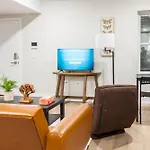 Deluxe 3-Bdrm Oasis Dtwdparking,Wifi,Sleeps8